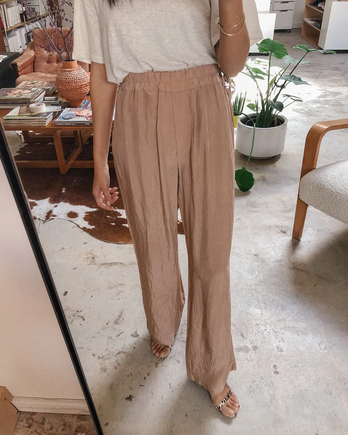 Pame Structured Fluid Trousers in Old Pink